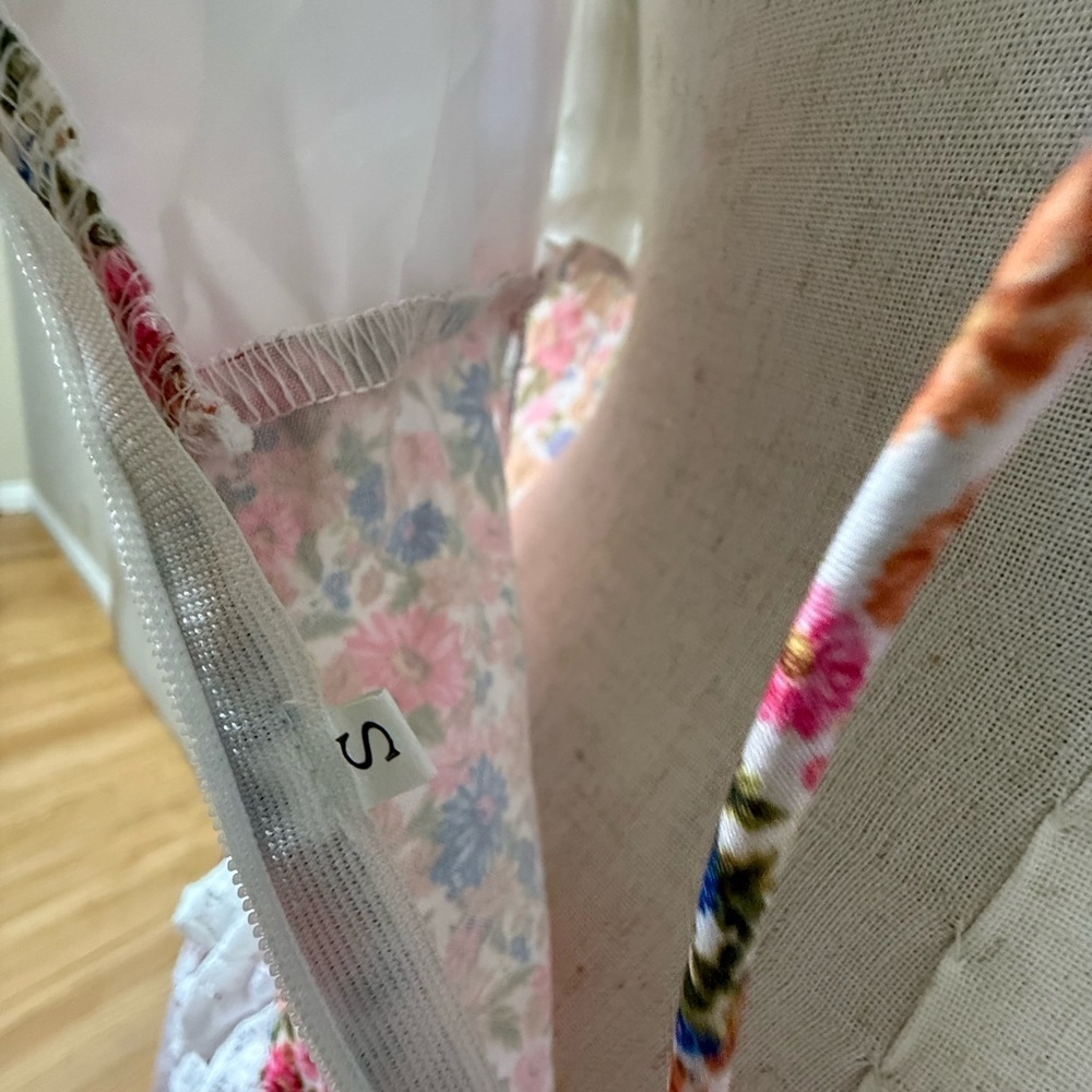 Floral Short Dress. New without tags. Size small. - Picture 9 of 12